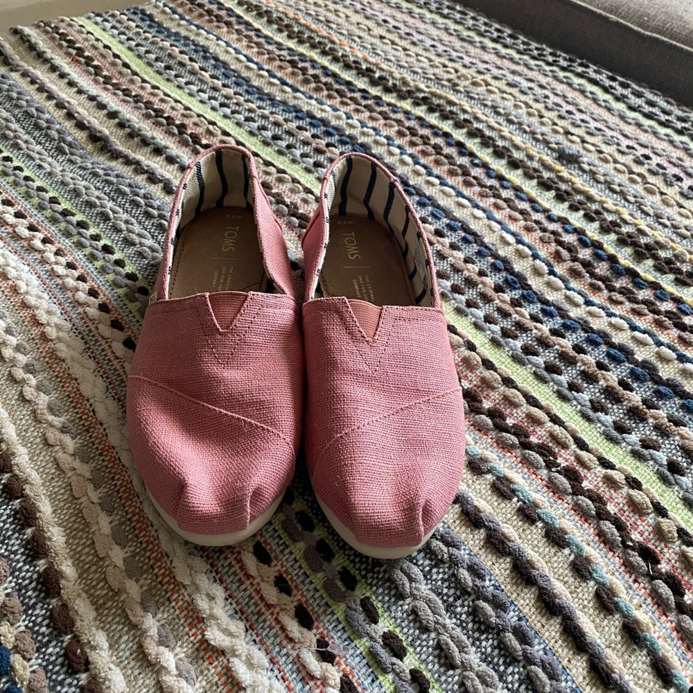TOMS - Picture 3 of 4